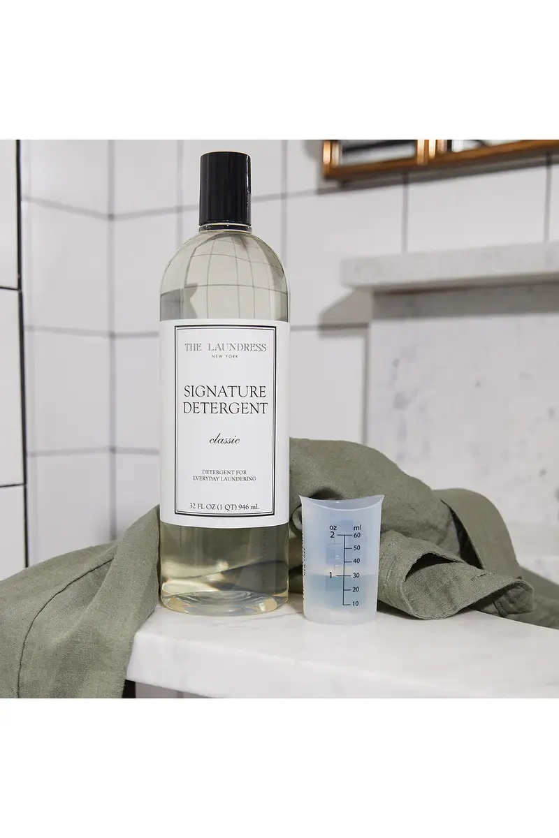THE LAUNDRESS Classic Signature Detergent | Thumbnail 5