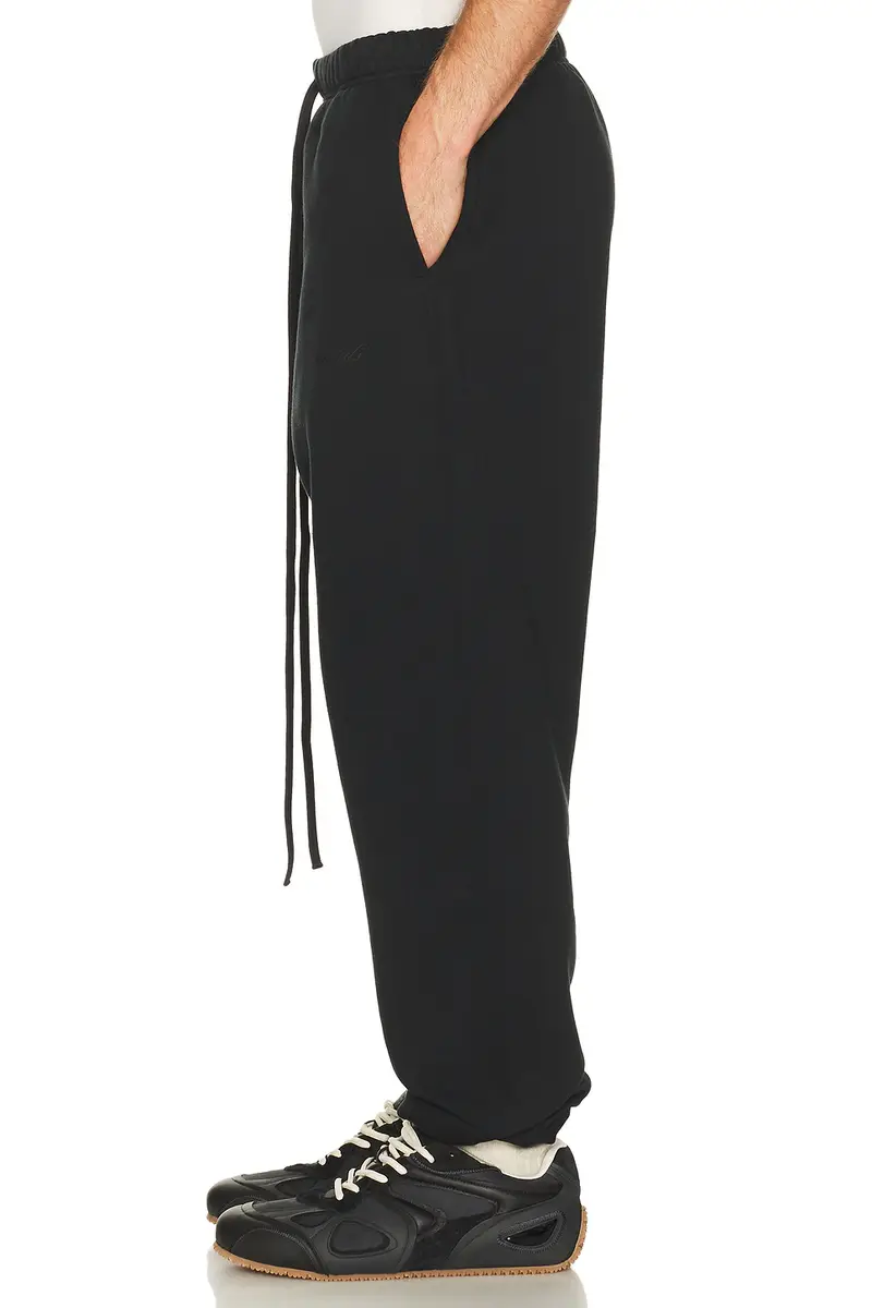 Fear of God Essentials Classic Sweatpant | Thumbnail 2 Fear of God Essentials Classic Sweatpant | Thumbnail 2