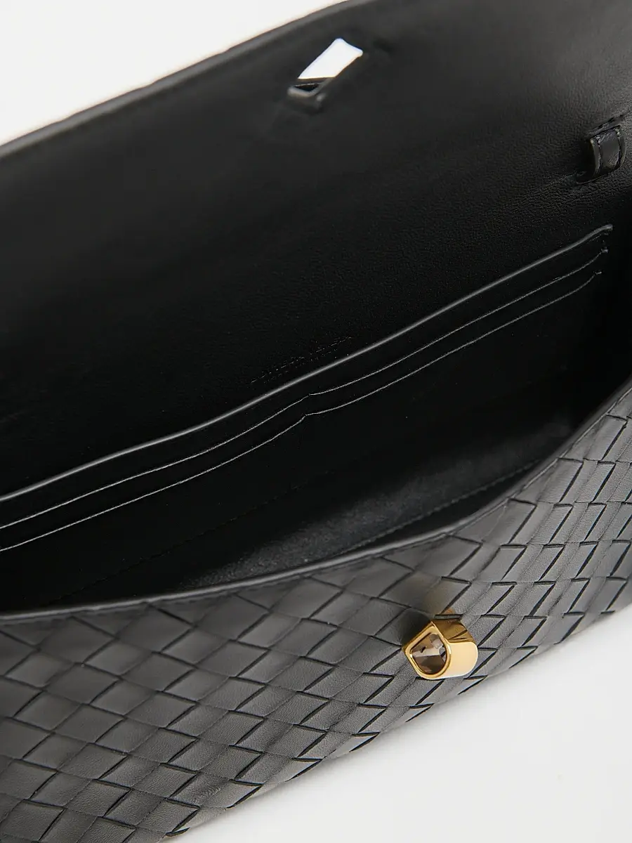 Bottega Veneta Women's Andiamo 25 Leather Clutch | Thumbnail 3 Bottega Veneta Women's Andiamo 25 Leather Clutch | Thumbnail 3