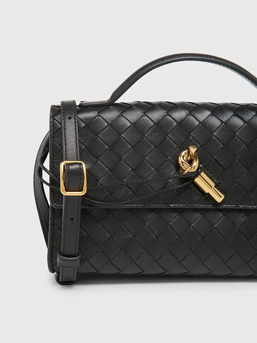 Bottega Veneta Women's Andiamo 25 Leather Clutch | Thumbnail 4 Bottega Veneta Women's Andiamo 25 Leather Clutch | Thumbnail 4