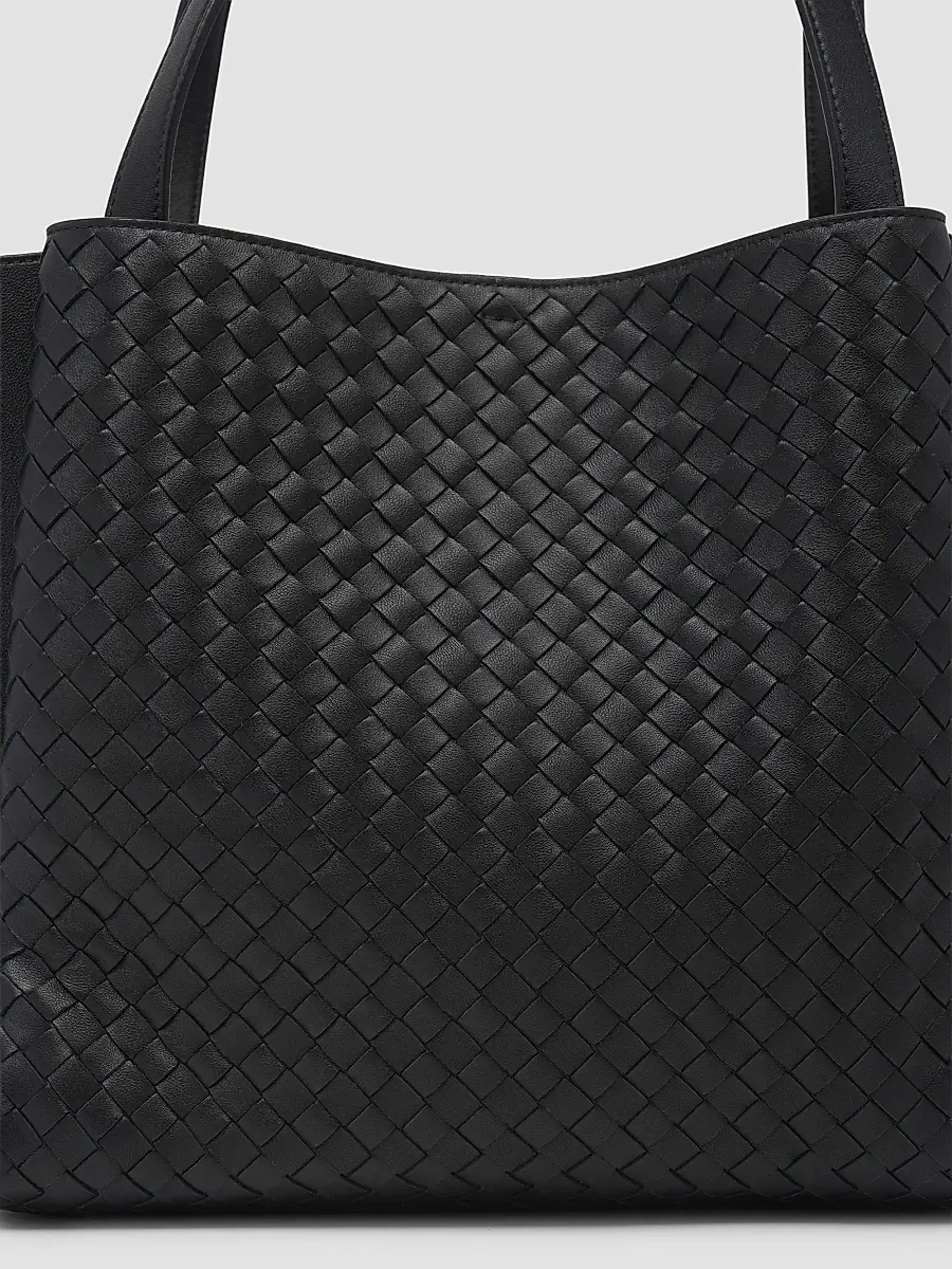 Bottega Veneta Women's Medium Corso Nappa Leather Tote Bag | Thumbnail 4 Bottega Veneta Women's Medium Corso Nappa Leather Tote Bag | Thumbnail 4