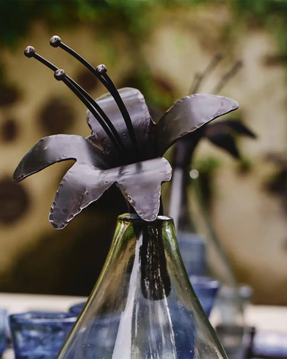 Jan Barboglio Lily Botella Decanter, 25.6 oz. | Thumbnail 3