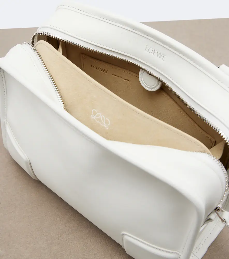 Loewe Amazona 180 Small leather top-handle bag | Thumbnail 4 Loewe Amazona 180 Small leather top-handle bag | Thumbnail 4