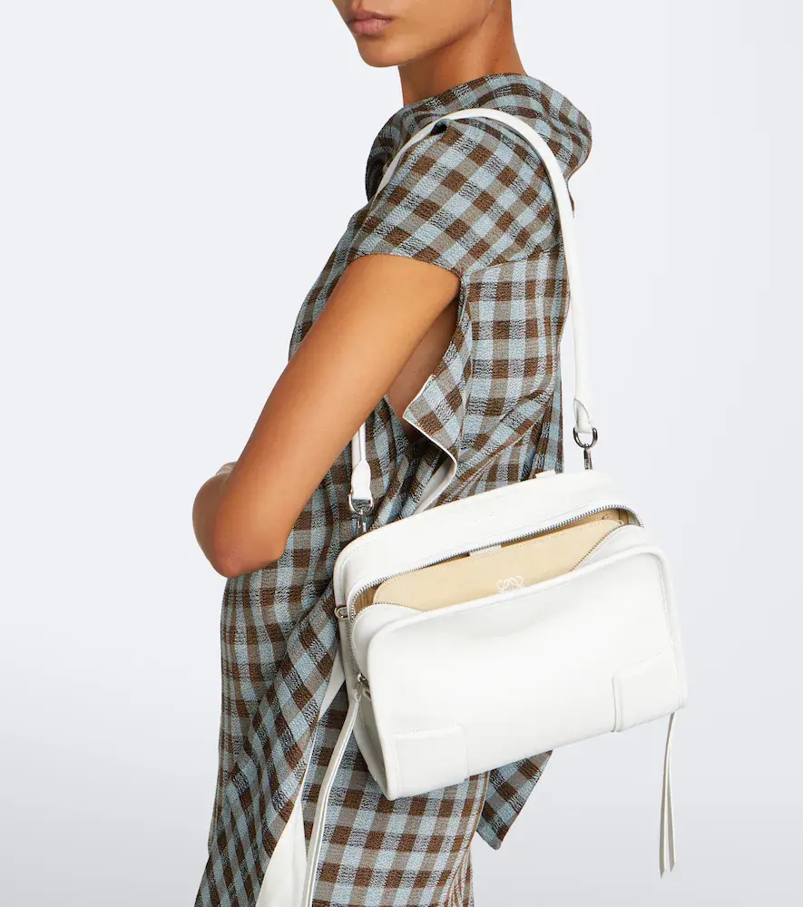 Loewe Amazona 180 Small leather top-handle bag | Thumbnail 5 Loewe Amazona 180 Small leather top-handle bag | Thumbnail 5