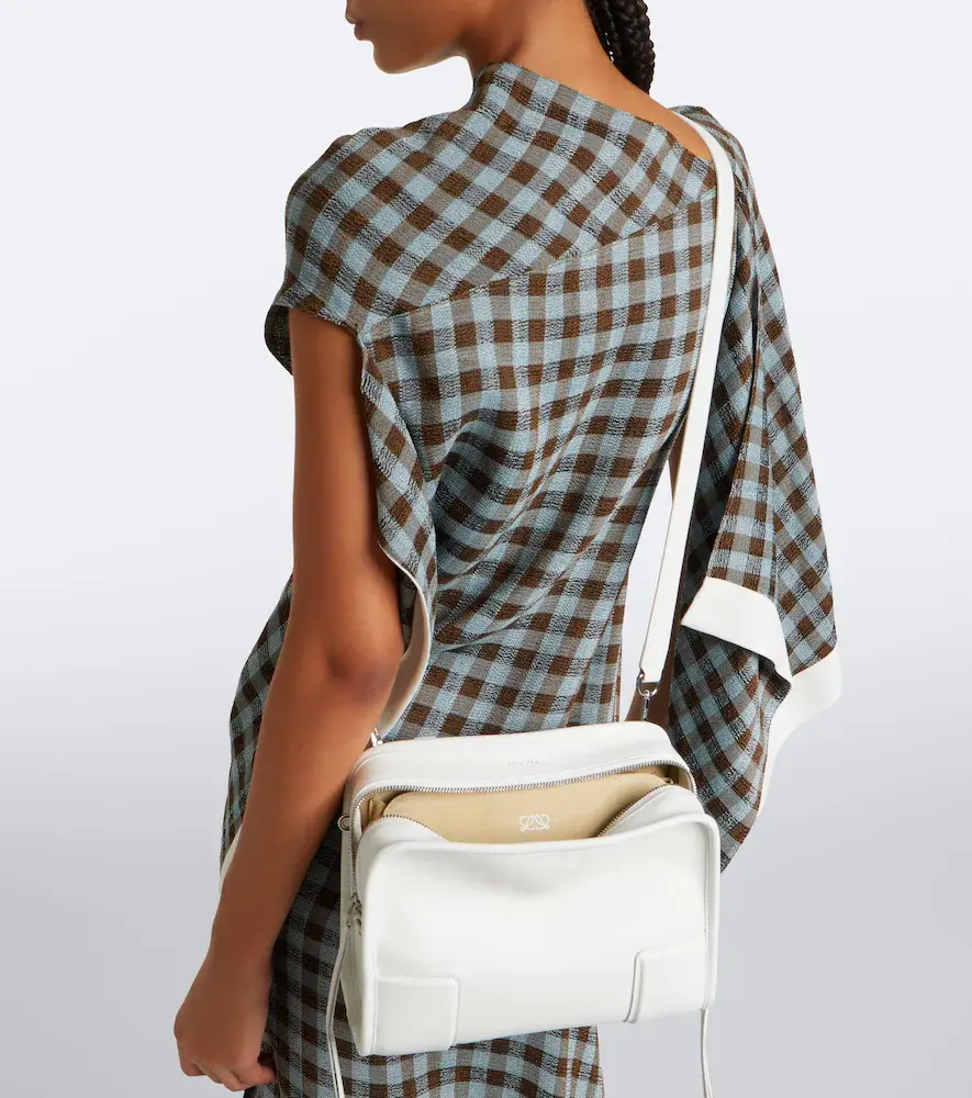 Loewe Amazona 180 Small leather top-handle bag | Thumbnail 7 Loewe Amazona 180 Small leather top-handle bag | Thumbnail 7