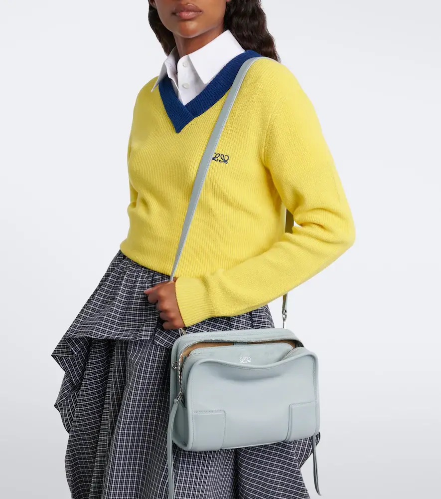 Loewe Amazona 180 Small leather top-handle bag | Thumbnail 5 Loewe Amazona 180 Small leather top-handle bag | Thumbnail 5
