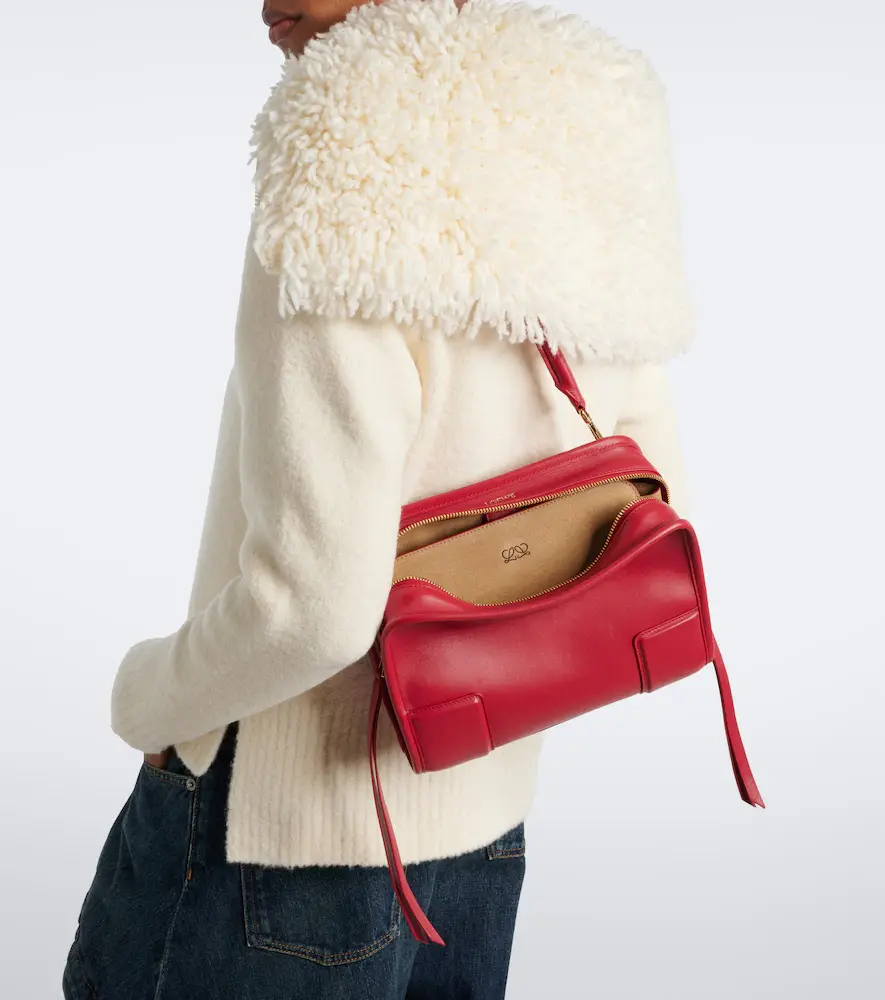 Loewe Amazona 180 Small leather top-handle bag | Thumbnail 8 Loewe Amazona 180 Small leather top-handle bag | Thumbnail 8