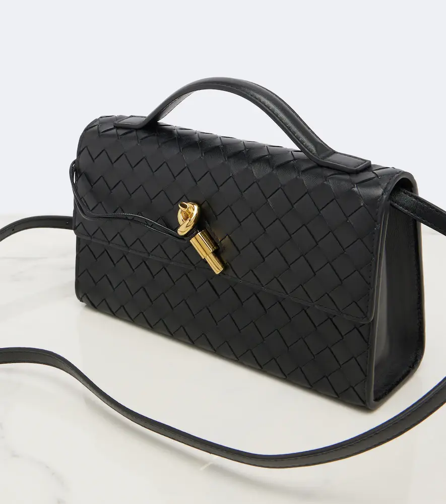 Bottega Veneta Andiamo 25 Intrecciato leather clutch | Thumbnail 4 Bottega Veneta Andiamo 25 Intrecciato leather clutch | Thumbnail 4