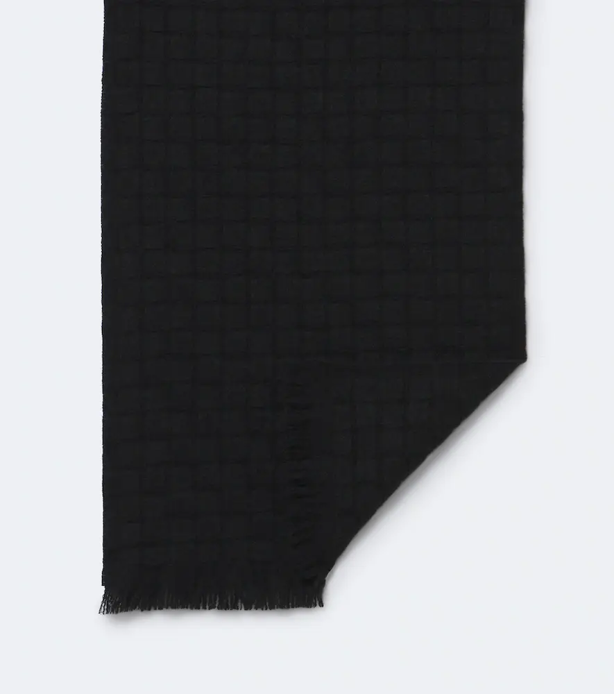 Bottega Veneta Intrecciato cashmere scarf | Thumbnail 3 Bottega Veneta Intrecciato cashmere scarf | Thumbnail 3