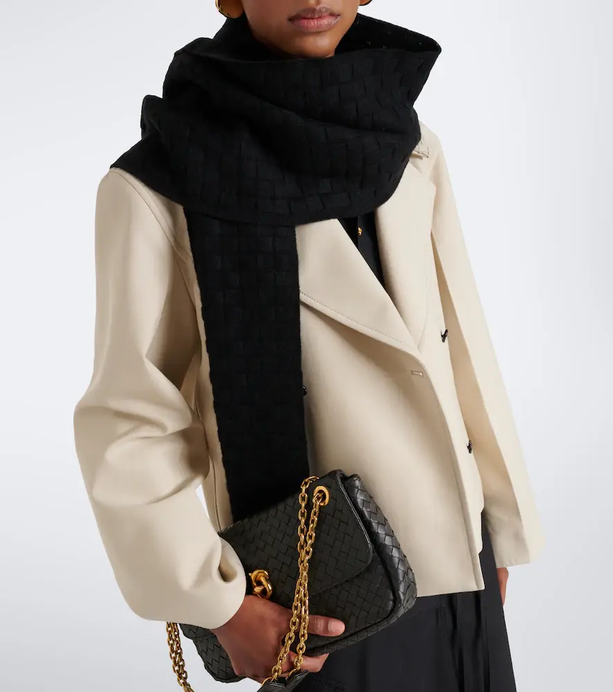 Bottega Veneta Intrecciato cashmere scarf | Thumbnail 4 Bottega Veneta Intrecciato cashmere scarf | Thumbnail 4