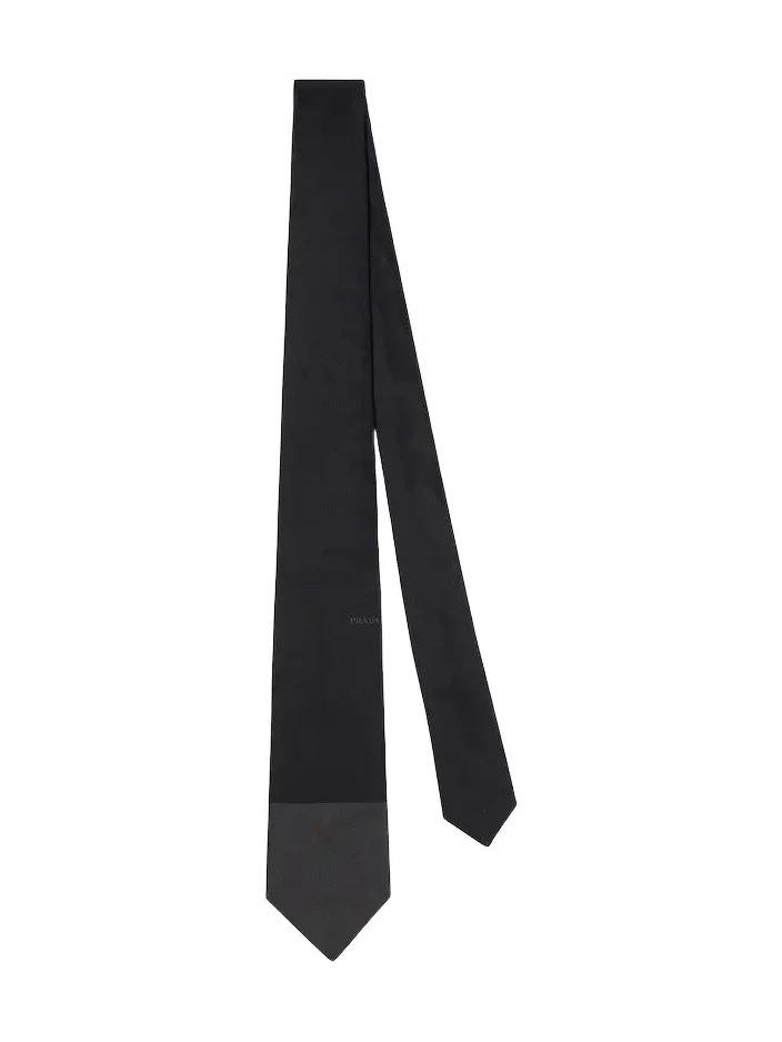 Silk tie