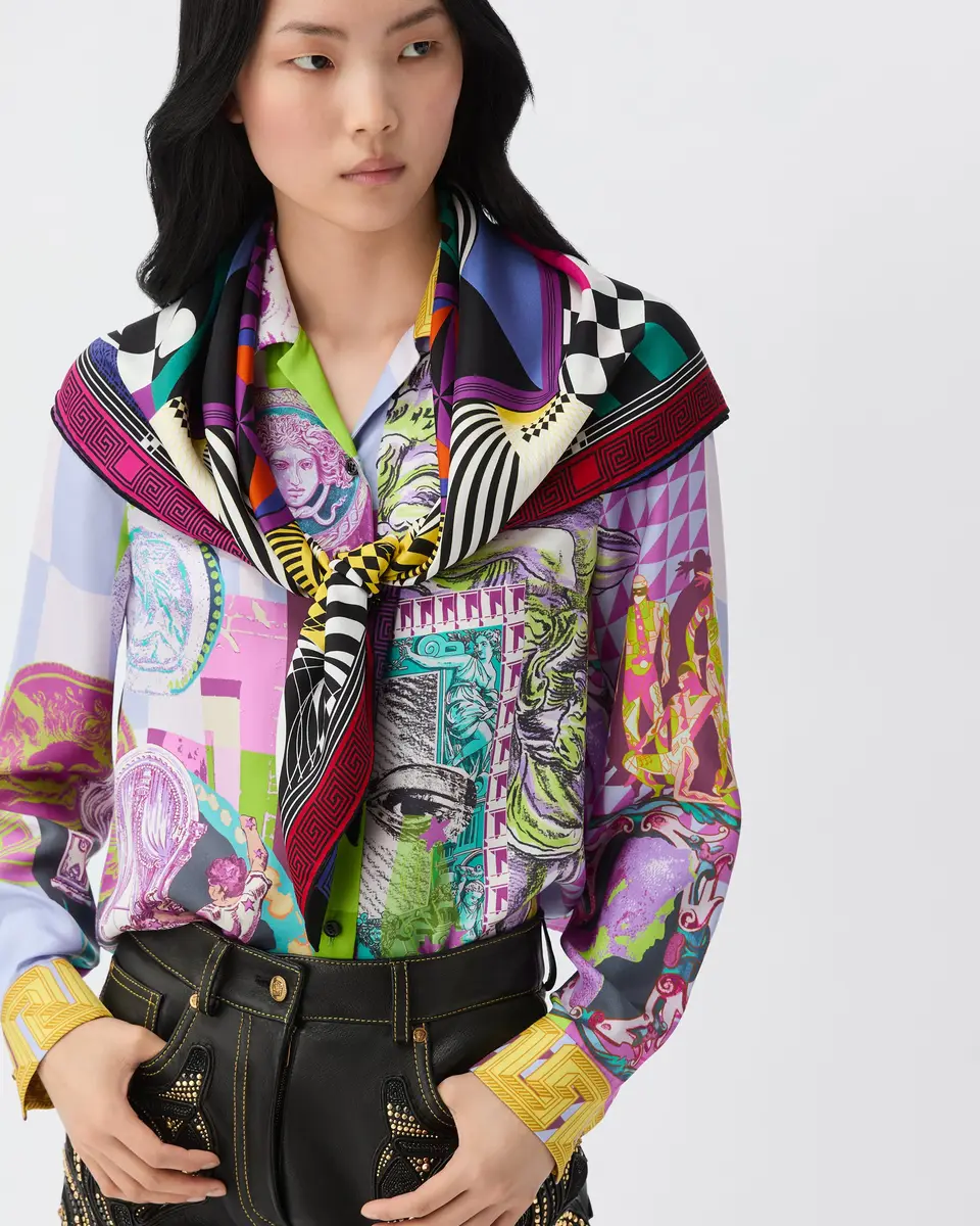 Versace Printed Silk Twill Scarf 90 cm | Thumbnail 2 Versace Printed Silk Twill Scarf 90 cm | Thumbnail 2