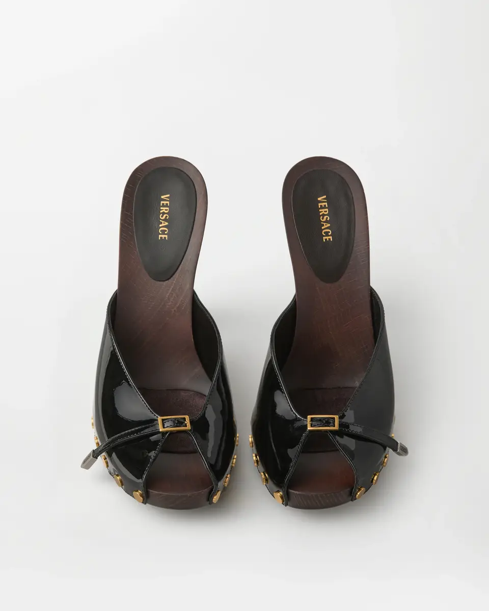 Versace Sassi Patent Clogs 105 mm | Thumbnail 2