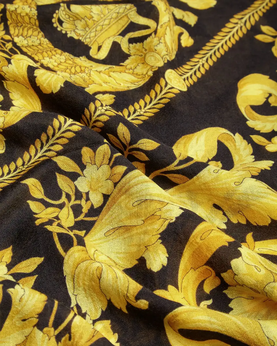 Versace Printed Cashmere-Blend Fringed Shawl 140 cm | Thumbnail 2 Versace Printed Cashmere-Blend Fringed Shawl 140 cm | Thumbnail 2