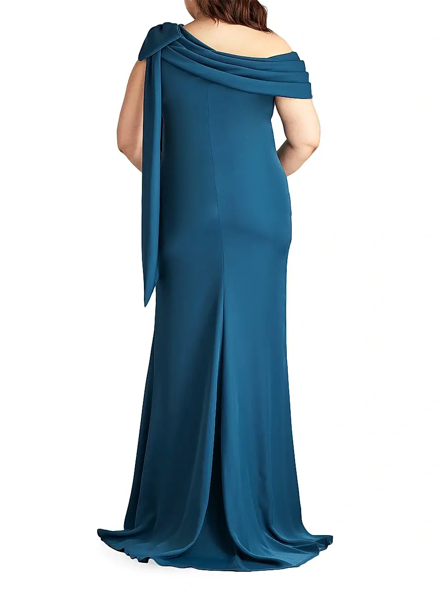 Tadashi Shoji Women's Plus One-Shoulder Crepe Sheath Gown | Thumbnail 4