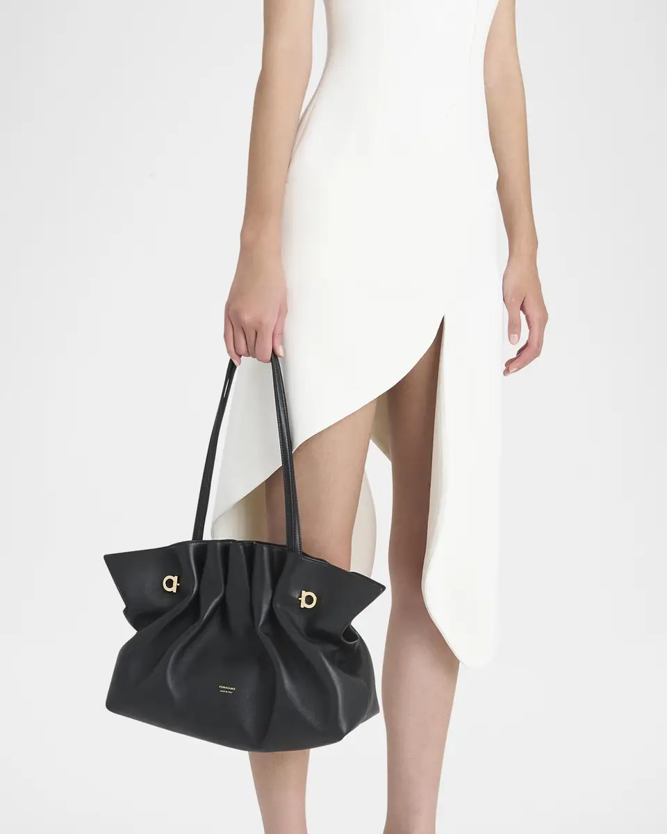 Ferragamo Medium Gancio Piercing Shoulder Bag | Thumbnail 2 Ferragamo Medium Gancio Piercing Shoulder Bag | Thumbnail 2
