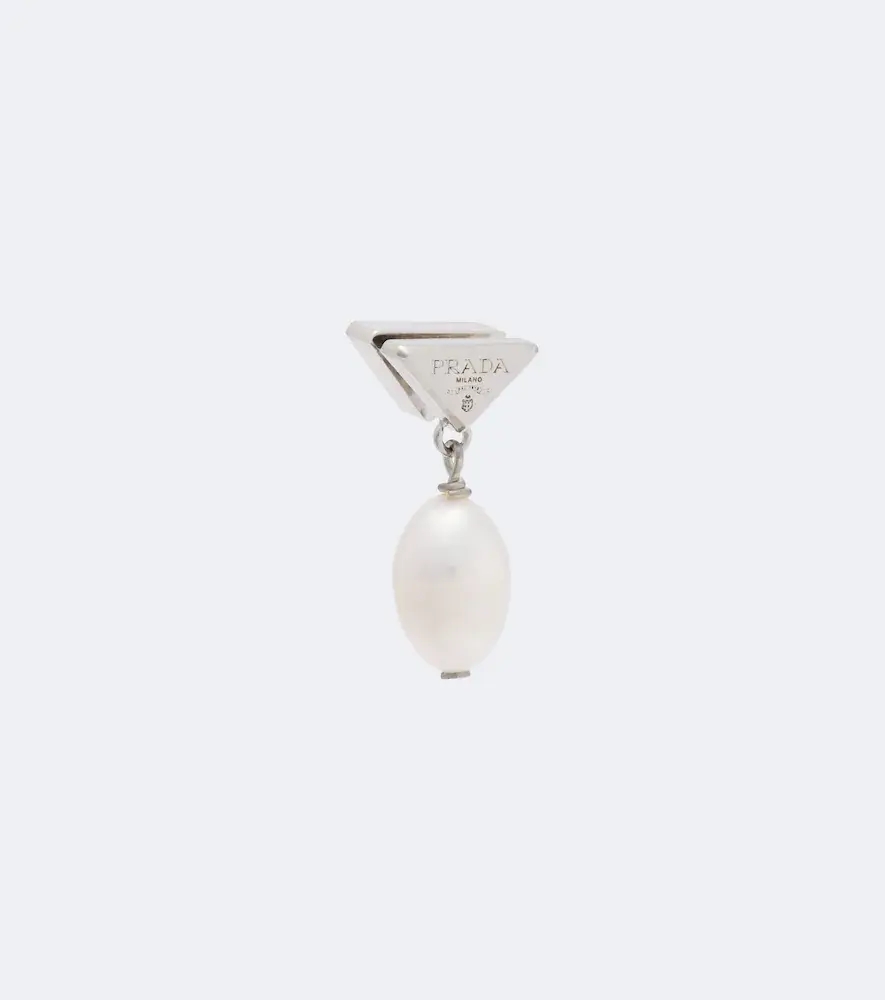 Prada Logo pearl earrings | Thumbnail 4