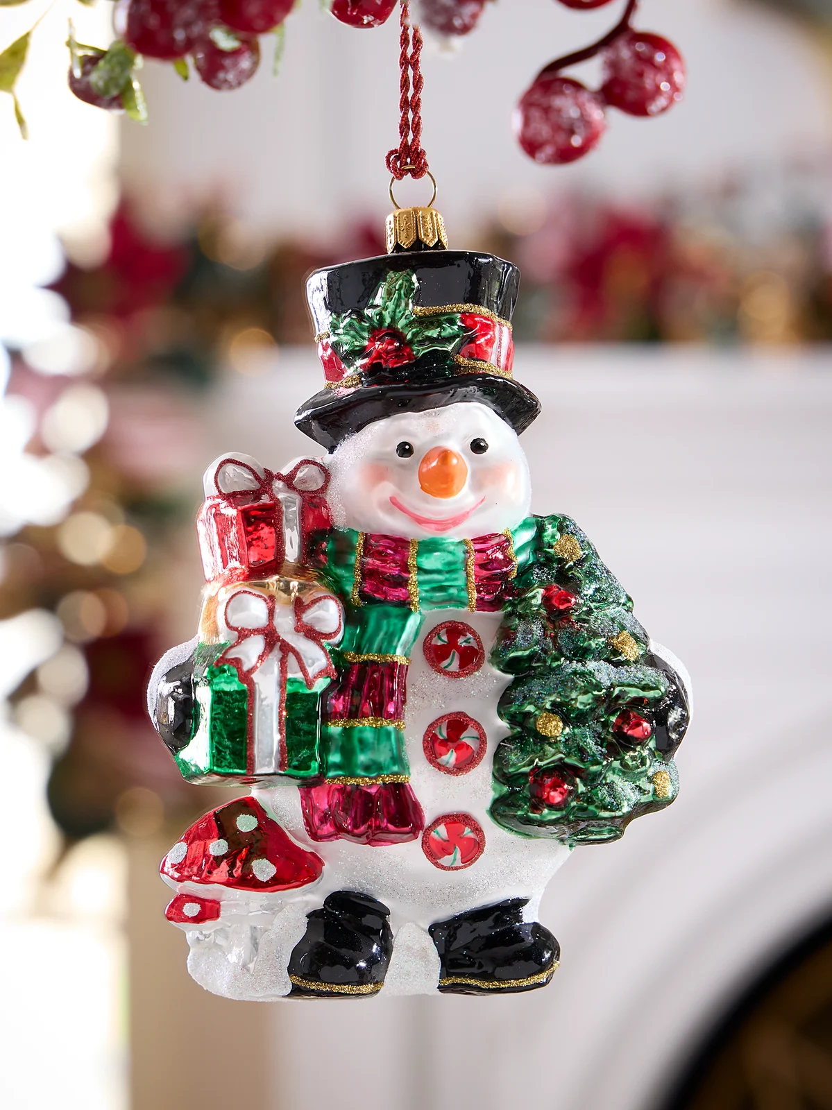 Glassware Art Studio Snowman With Gifts & Christmas Tree Glass Ornament