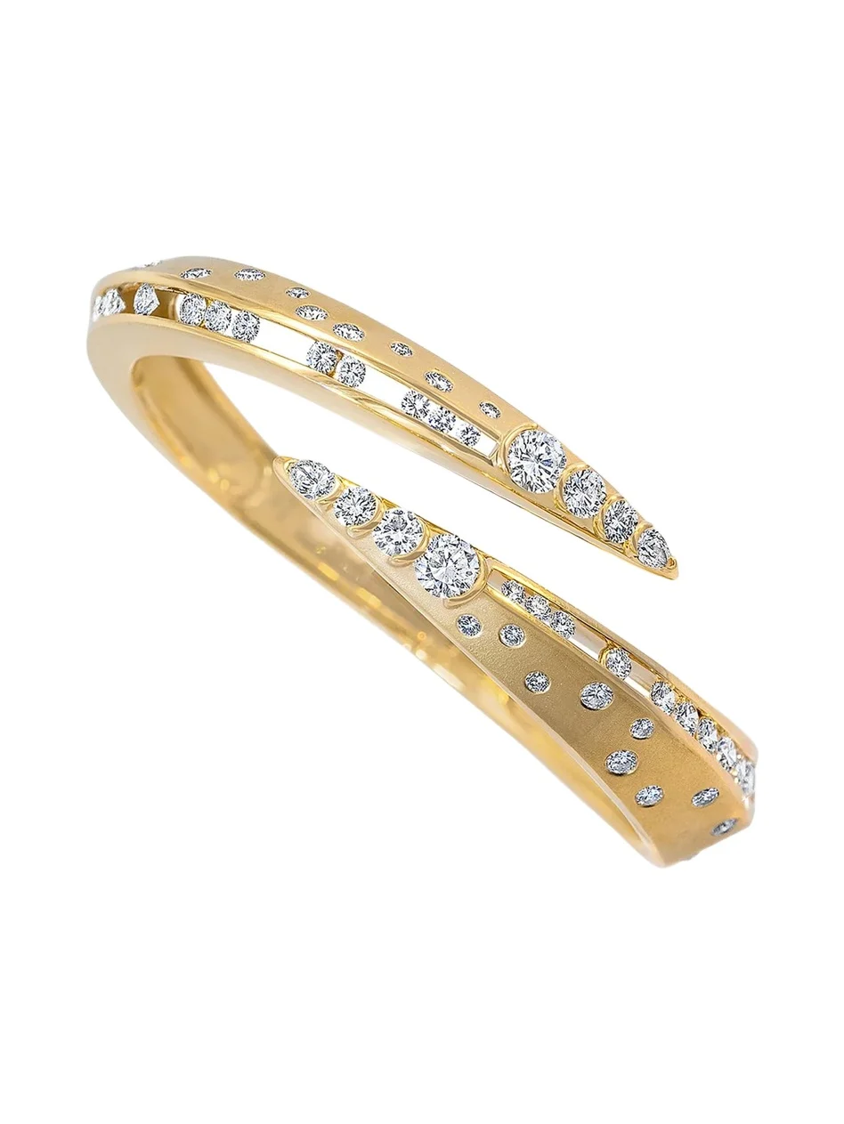 Dune 18K Yellow Gold Diamond Eventail Narrow Cuff Bracelet Dune 18K Yellow Gold Diamond Eventail Narrow Cuff Bracelet