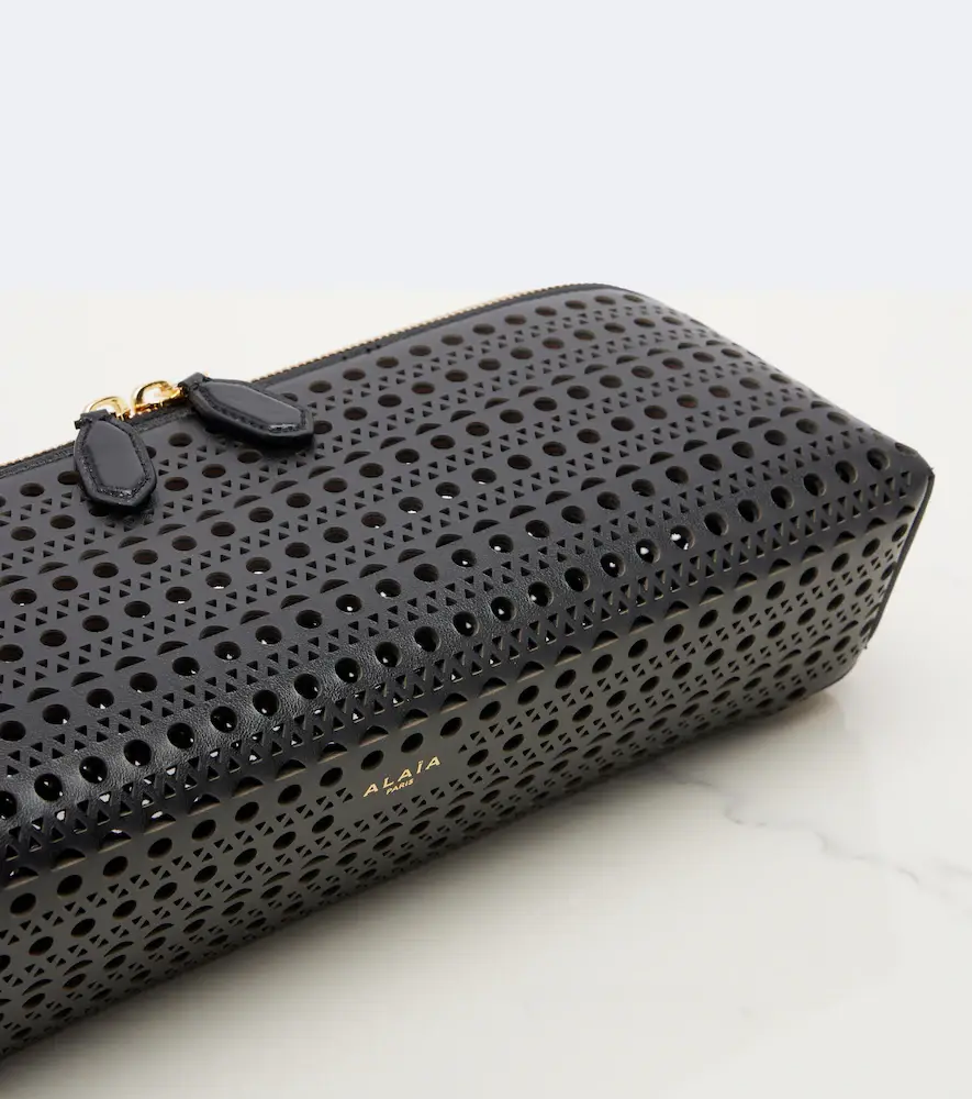 Alaïa Alaïa Delta Small leather clutch | Thumbnail 2 Alaïa Alaïa Delta Small leather clutch | Thumbnail 2
