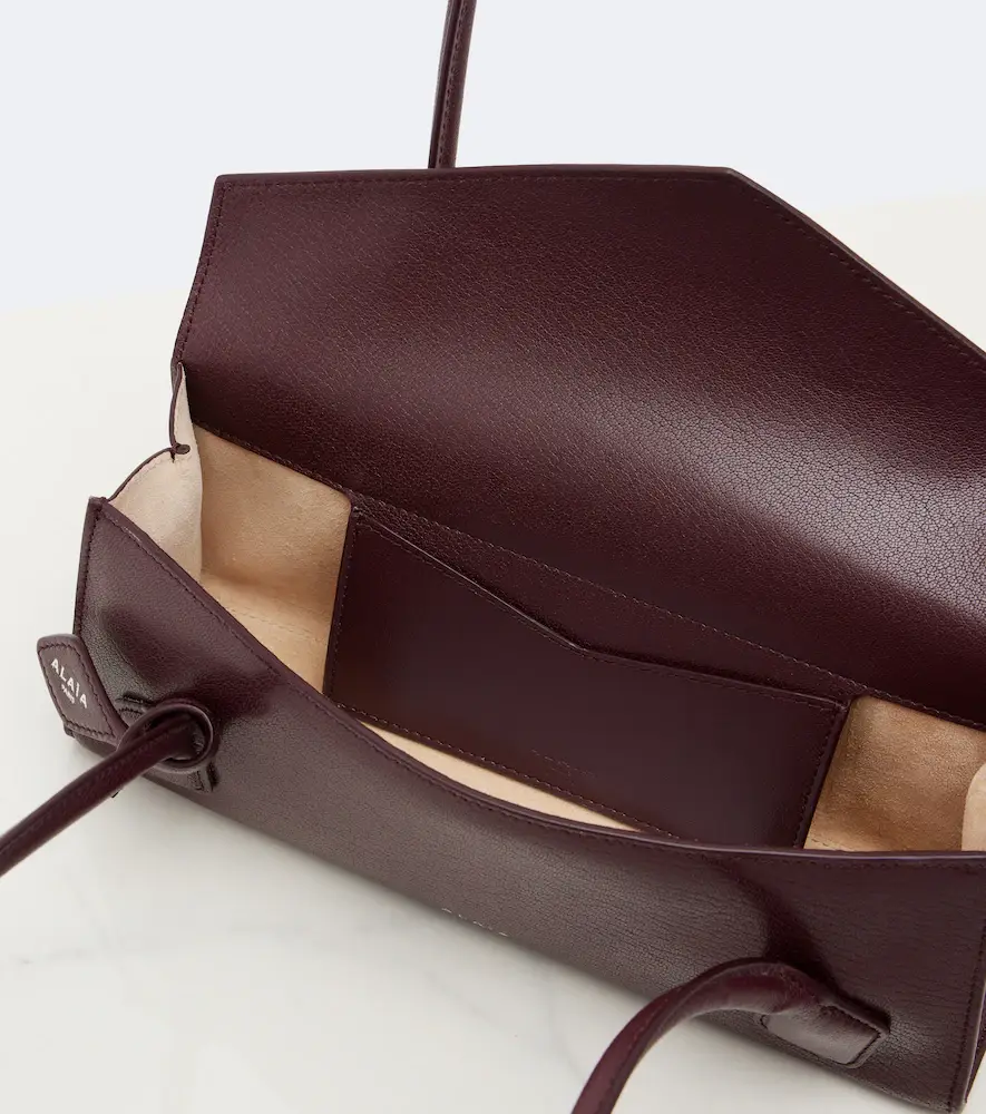 Alaïa Alaïa Le Teckel Small leather shoulder bag | Thumbnail 3 Alaïa Alaïa Le Teckel Small leather shoulder bag | Thumbnail 3