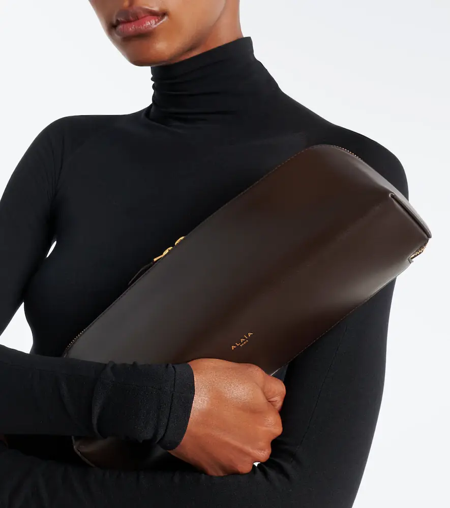 Alaïa Alaïa Delta Small leather clutch | Thumbnail 5 Alaïa Alaïa Delta Small leather clutch | Thumbnail 5