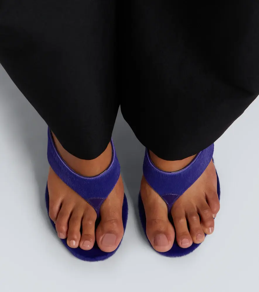 Alaïa Alaïa Infra calf hair thong sandals | Thumbnail 5