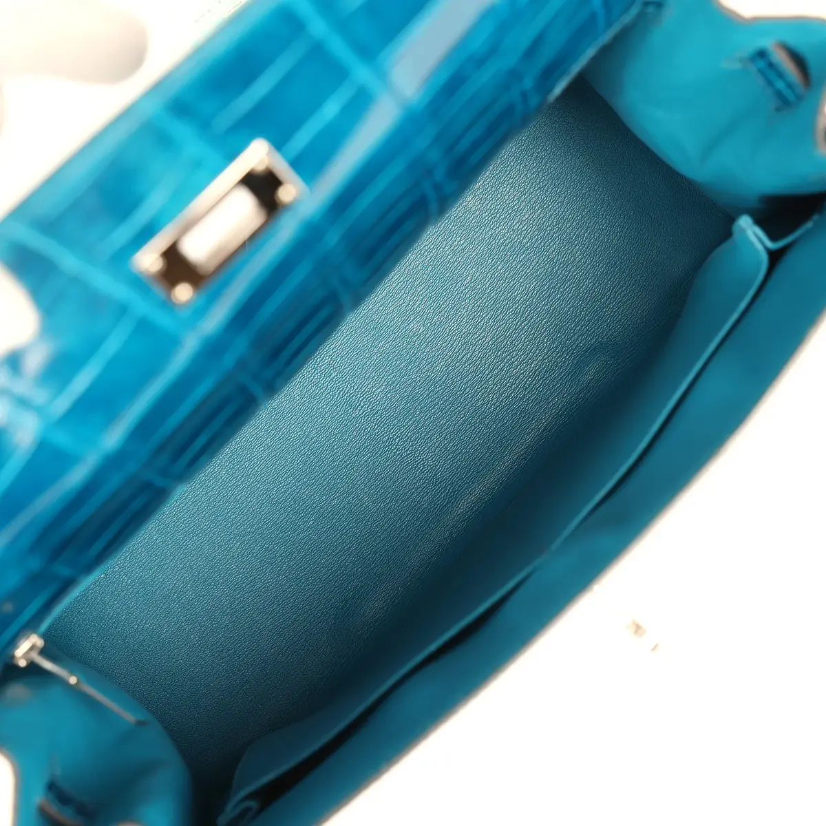 HERMÈS Pre-owned Hermes Kelly Sellier 32 Bleu Izmir Shiny Niloticus Crocodile Palladium Hardware | Thumbnail 9 HERMÈS Pre-owned Hermes Kelly Sellier 32 Bleu Izmir Shiny Niloticus Crocodile Palladium Hardware | Thumbnail 9