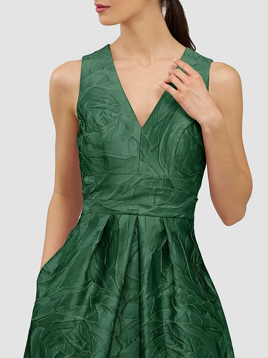 Kay Unger Women's Mariah Jacquard Textured Gown | Thumbnail 4 Kay Unger Women's Mariah Jacquard Textured Gown | Thumbnail 4