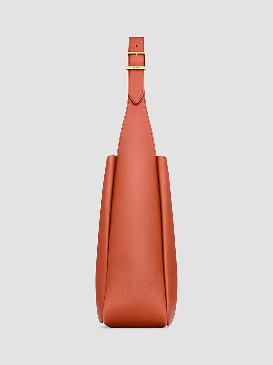 Saint Laurent Women's Le 5 À 7 Supple Large Shoulder Bag in Grained Leather - Dark Mandarin | Thumbnail 3 Saint Laurent Women's Le 5 À 7 Supple Large Shoulder Bag in Grained Leather - Dark Mandarin | Thumbnail 3