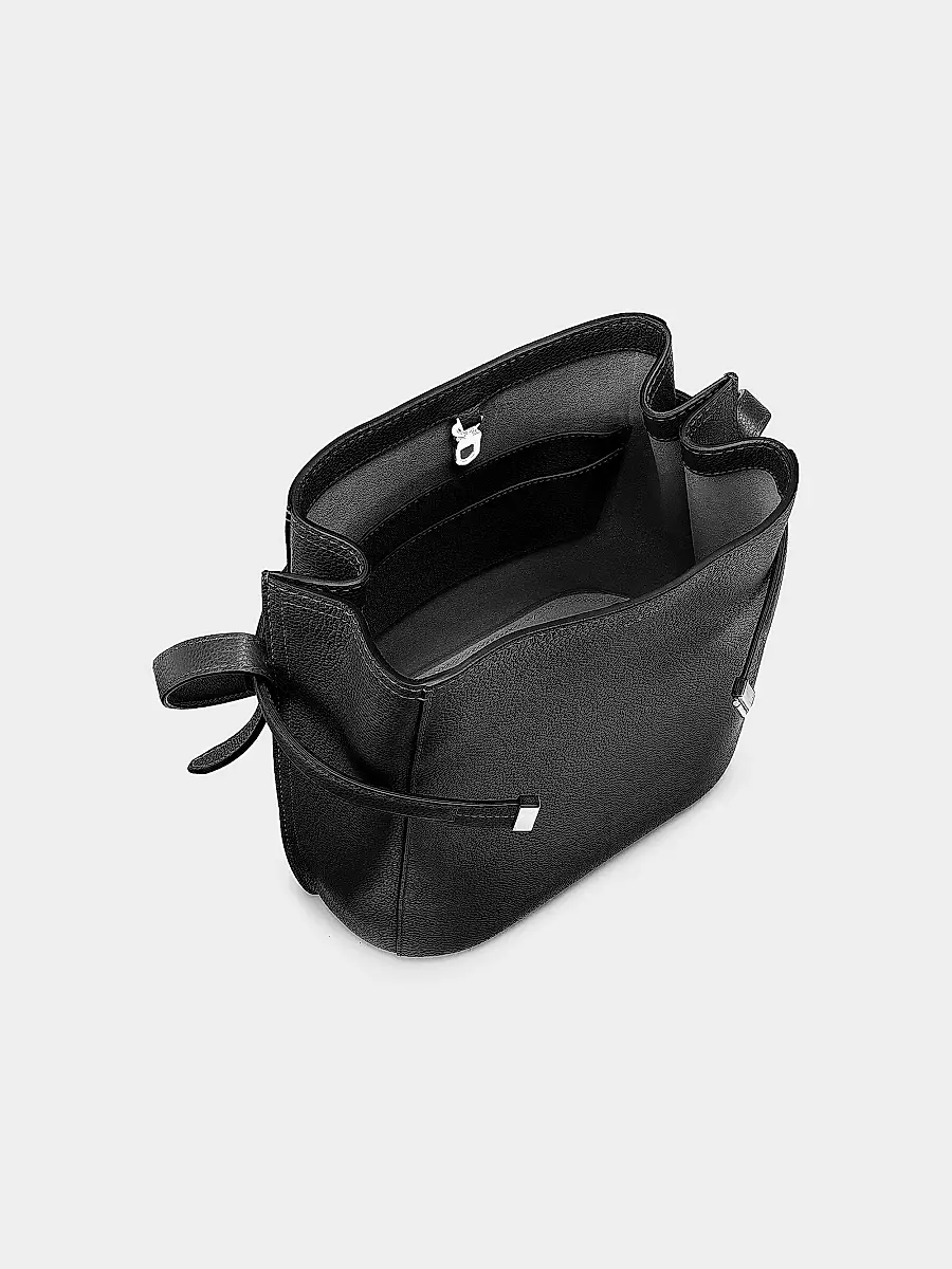 TOTEME Women's Belted Grained-Leather Bucket Bag | Thumbnail 5 TOTEME Women's Belted Grained-Leather Bucket Bag | Thumbnail 5