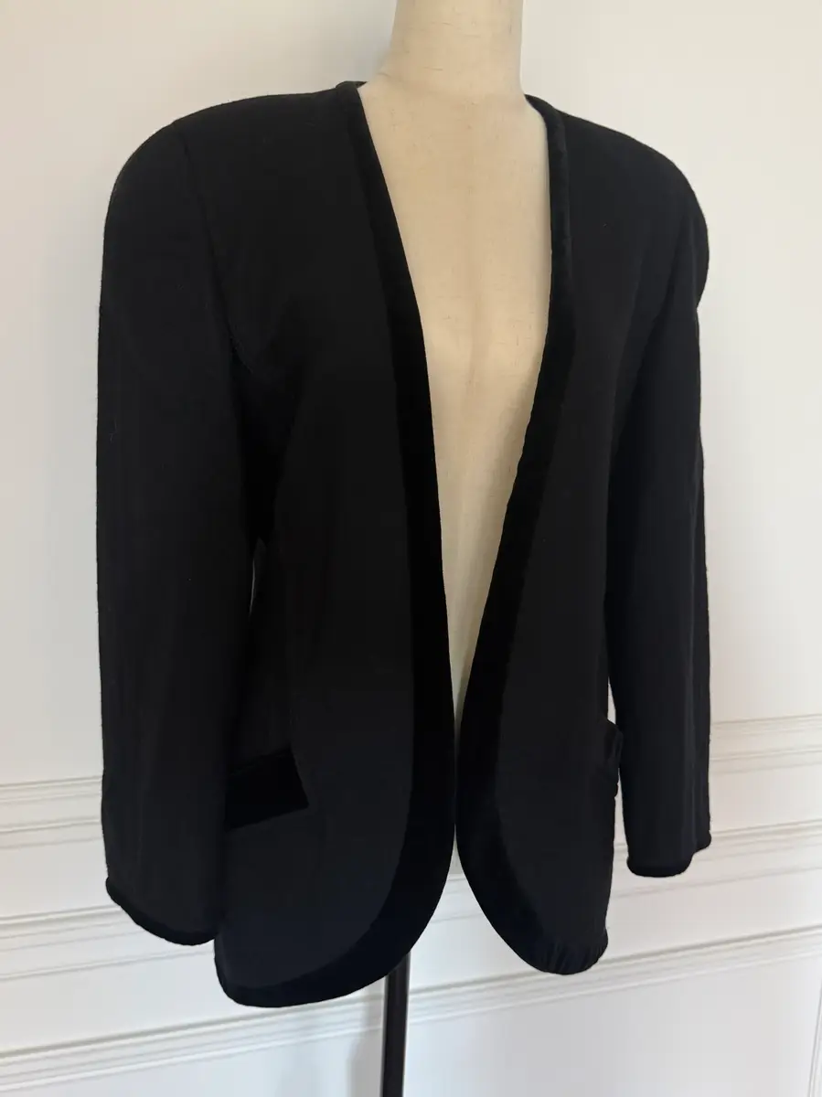 Jen Wonders Studio Louis Feraud Wool Blazer | Thumbnail 6 Jen Wonders Studio Louis Feraud Wool Blazer | Thumbnail 6