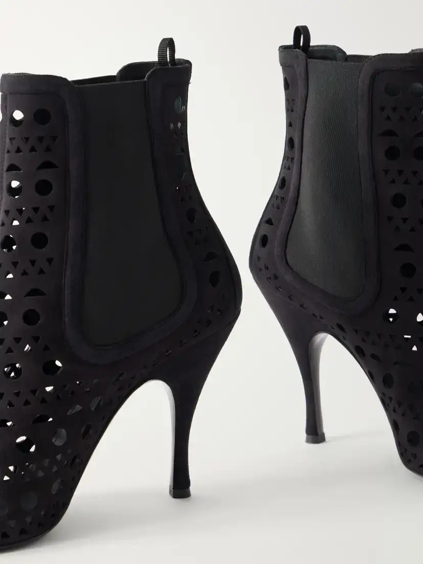 Alaïa Vienne 100 Laser-cut Suede Ankle Boots | Thumbnail 5 Alaïa Vienne 100 Laser-cut Suede Ankle Boots | Thumbnail 5