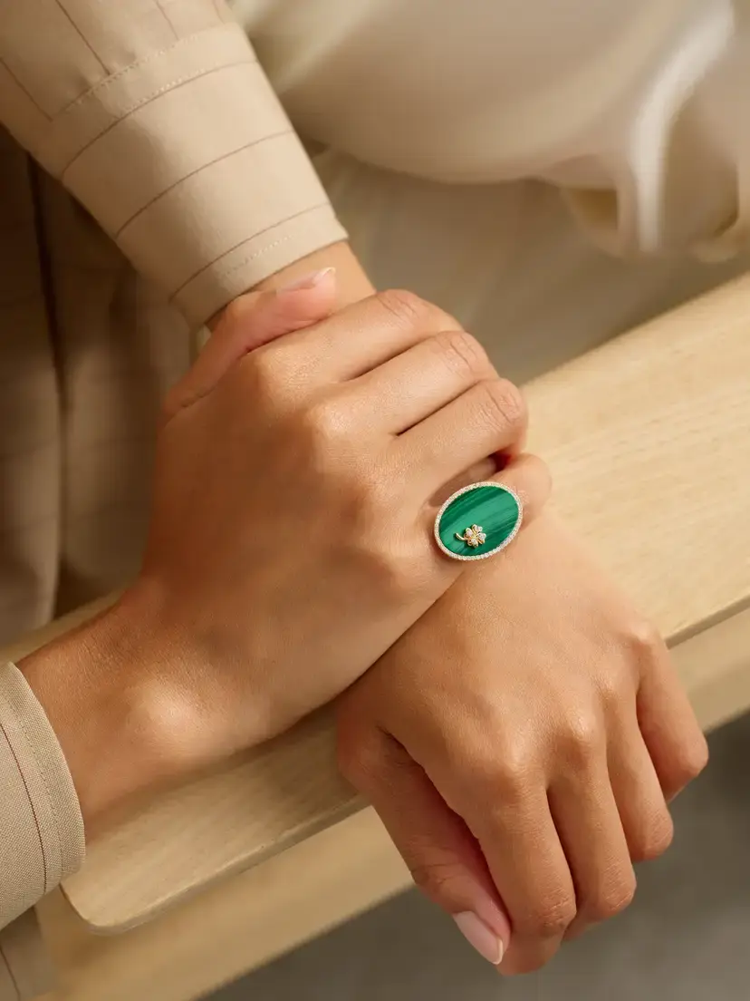 Yvonne Léon Médaillon Trèfle 9-karat Gold, Malachite And Diamond Ring - Green | Thumbnail 2 Yvonne Léon Médaillon Trèfle 9-karat Gold, Malachite And Diamond Ring - Green | Thumbnail 2