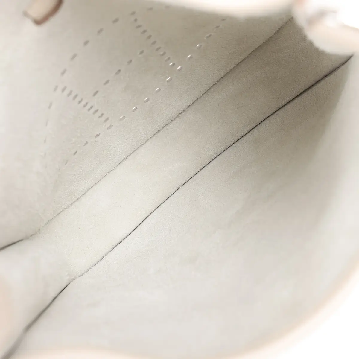 HERMÈS Hermes Evelyne 23 Craie Clemence Palladium Hardware | Thumbnail 8 HERMÈS Hermes Evelyne 23 Craie Clemence Palladium Hardware | Thumbnail 8