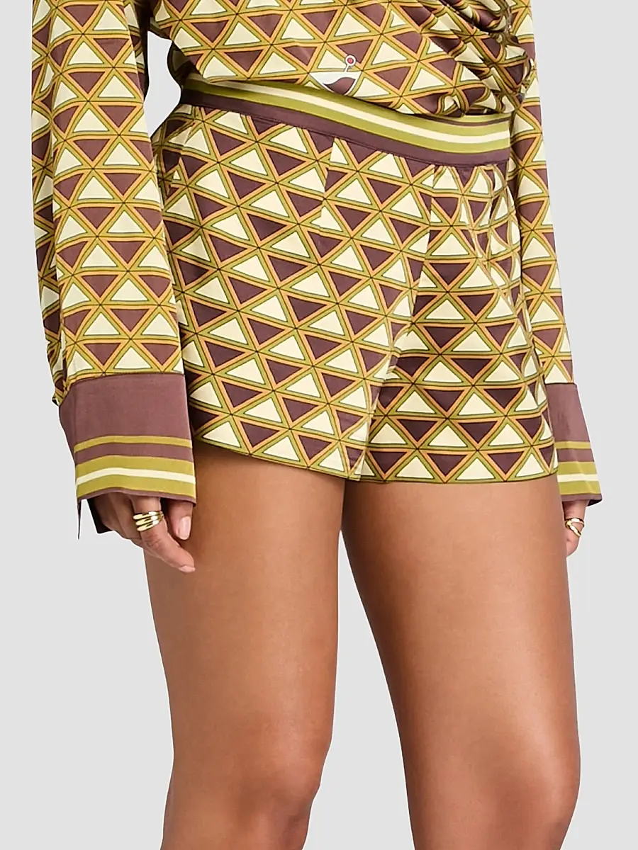 Retrofête Women's Kourt Printed Satin Shorts | Thumbnail 7 Retrofête Women's Kourt Printed Satin Shorts | Thumbnail 7