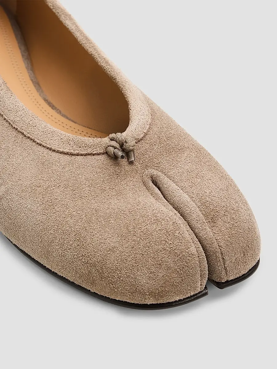 Maison Margiela Women's Tabi Suede Ballet Flats | Thumbnail 3 Maison Margiela Women's Tabi Suede Ballet Flats | Thumbnail 3