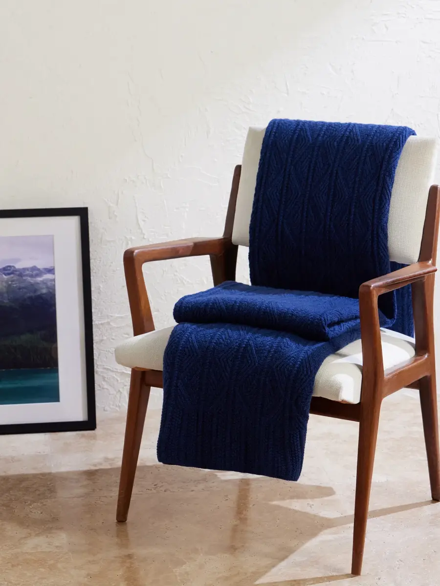 Inis Meáin Patented Aran Cashmere Blanket - Men | Thumbnail 2