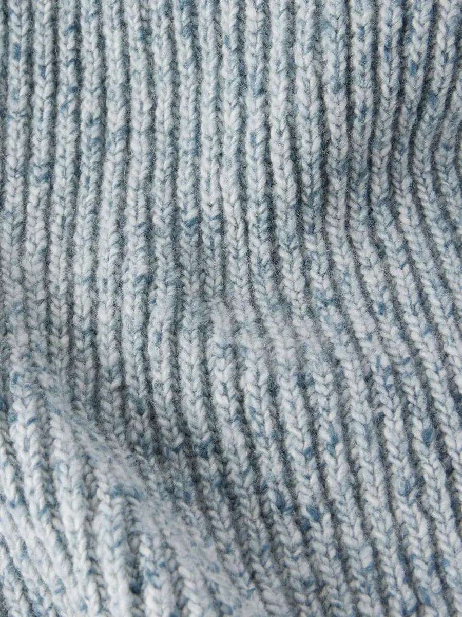 Inis Meáin Ribbed Cashmere Scarf - Men | Thumbnail 4 Inis Meáin Ribbed Cashmere Scarf - Men | Thumbnail 4