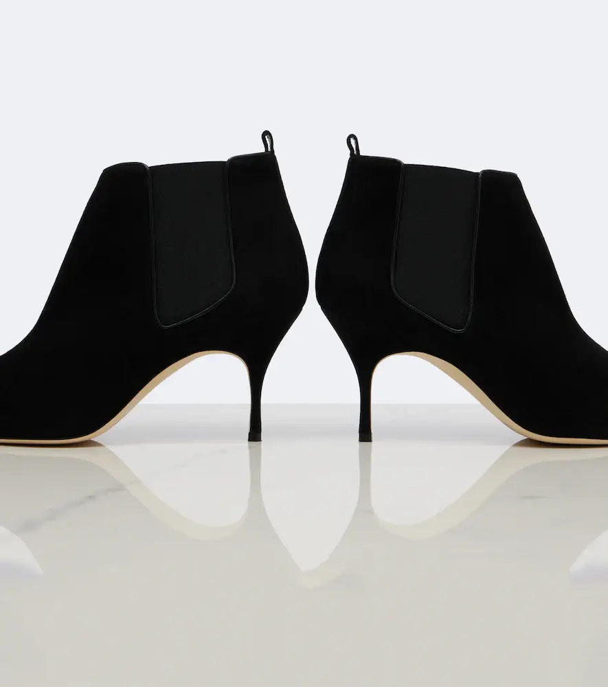 Manolo Blahnik Dildi suede ankle boots | Thumbnail 2 Manolo Blahnik Dildi suede ankle boots | Thumbnail 2