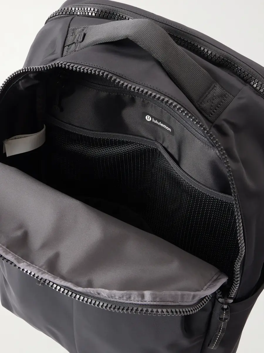 lululemon Everyday Recycled-Shell Backpack - Men | Thumbnail 6 lululemon Everyday Recycled-Shell Backpack - Men | Thumbnail 6