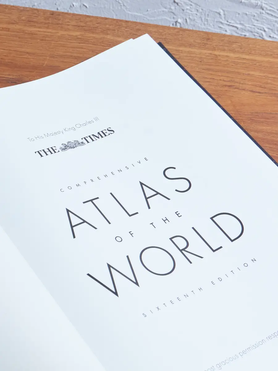 Smythson Large Croc-Effect Leather World Atlas - Men | Thumbnail 3 Smythson Large Croc-Effect Leather World Atlas - Men | Thumbnail 3