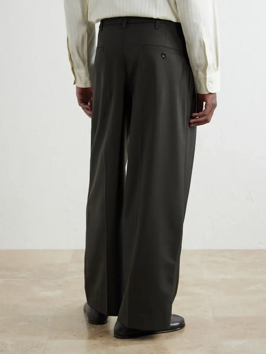 Lemaire Straight-Leg Pleated Woven Trousers - Men | Thumbnail 4 Lemaire Straight-Leg Pleated Woven Trousers - Men | Thumbnail 4