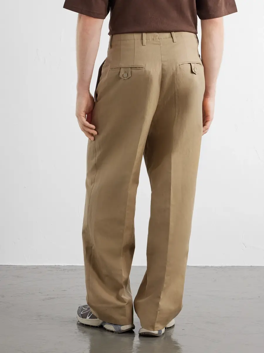 AMI PARIS Carrot Straight-Leg Pleated Cotton and Linen-Blend Trousers - Men | Thumbnail 4