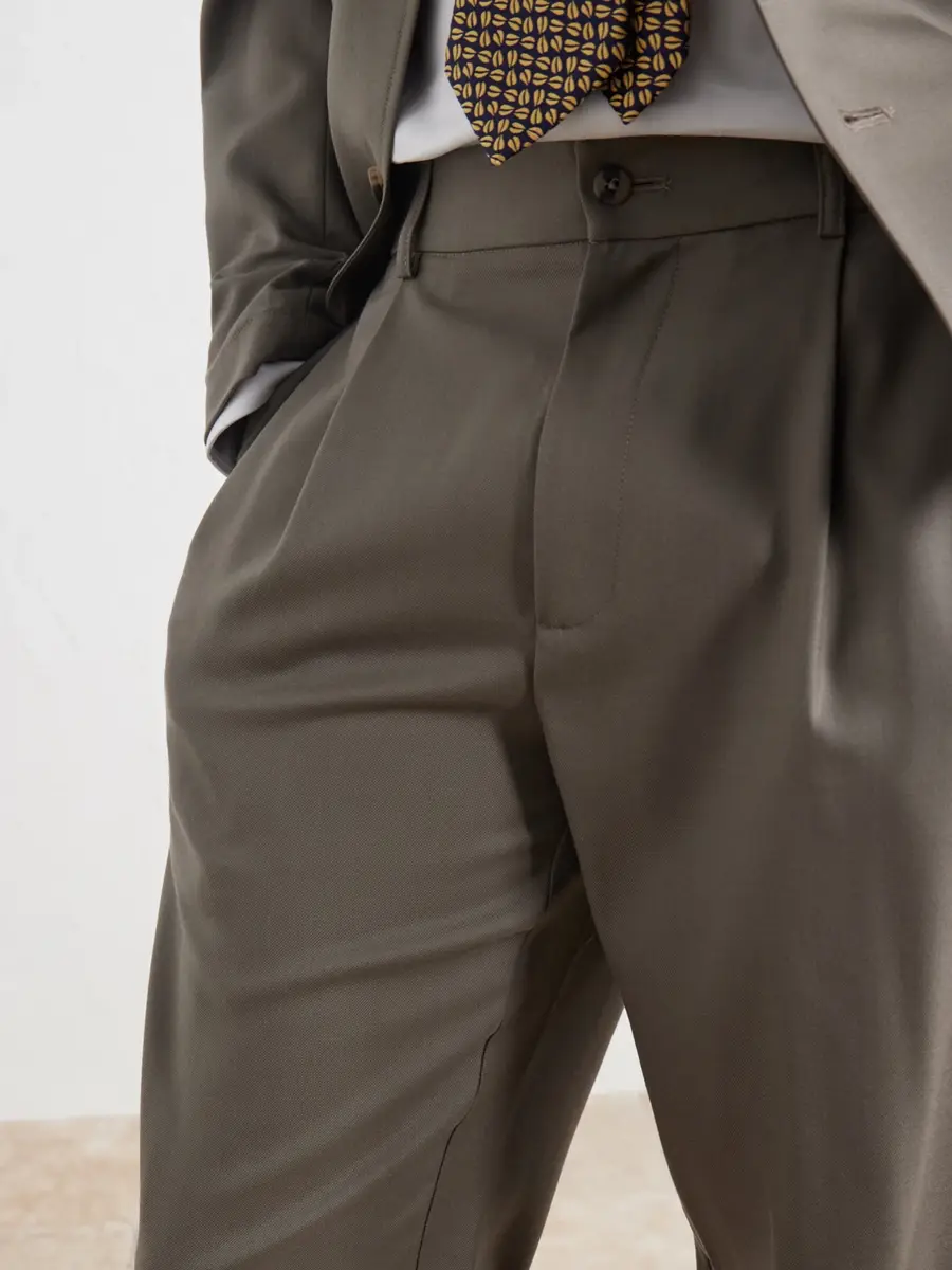 De Bonne Facture One Pleat Straight-Leg Pleated Virgin Wool Trousers - Men | Thumbnail 5