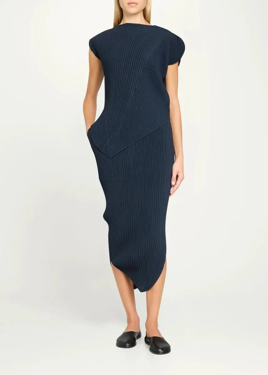 Issey Miyake Leaf Pleats Asymmetric Cap-Sleeve Top | Thumbnail 2