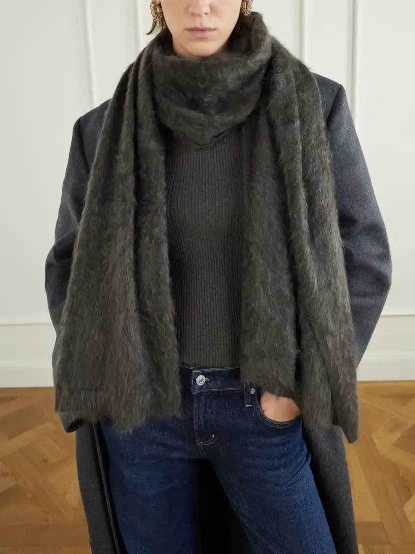 Lisa Yang Brushed Cashmere Scarf | Thumbnail 4