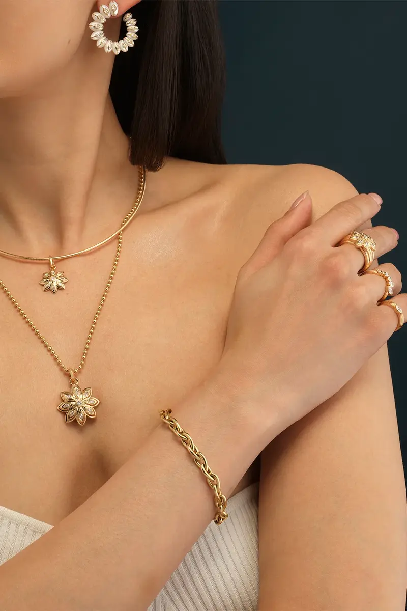 Sorellina Diamond Flower Bloom Pendant | Thumbnail 4