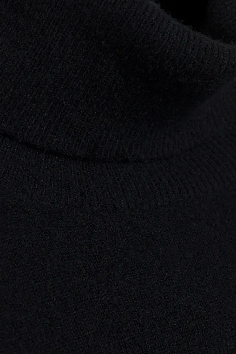 Simkhai Fenwick Cashmere Turtleneck | Thumbnail 6 Simkhai Fenwick Cashmere Turtleneck | Thumbnail 6