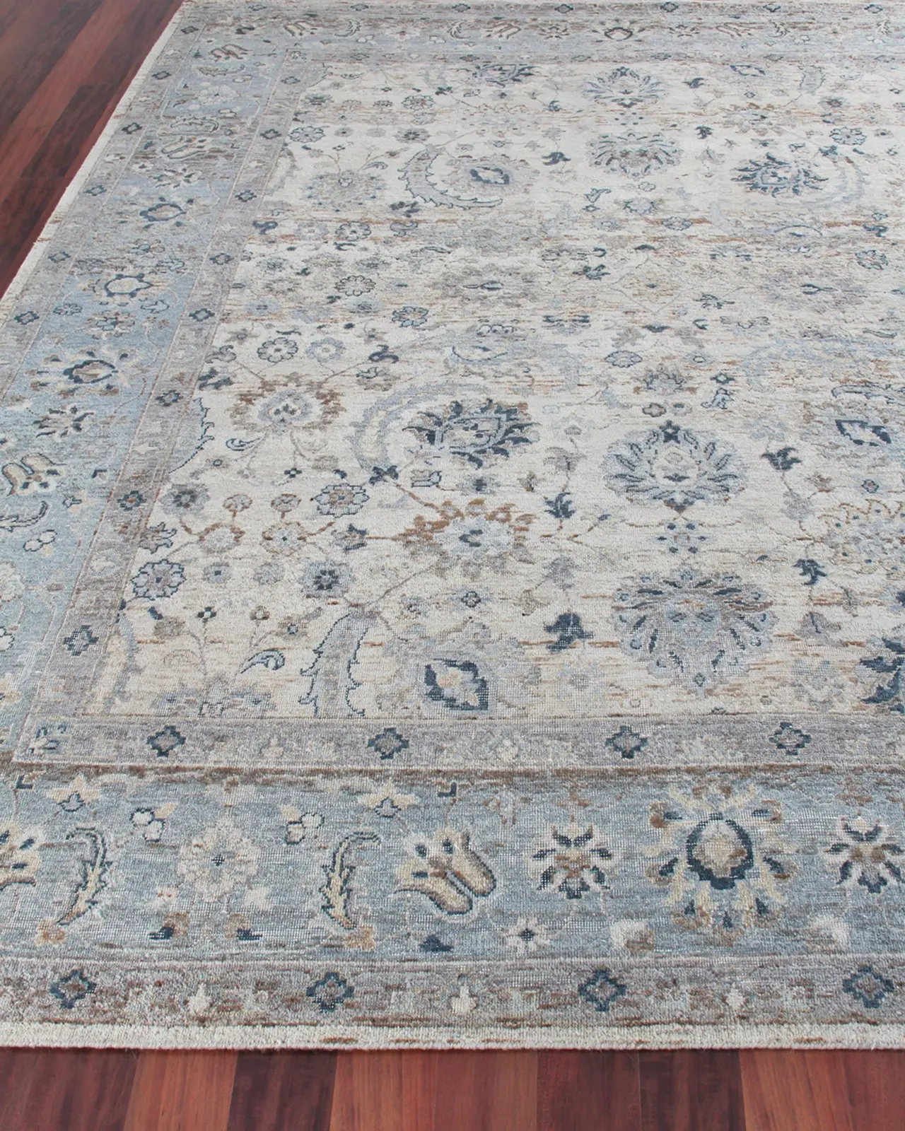Exquisite Rugs Bethany Hand-Knotted Rug